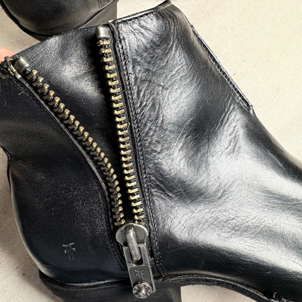 Frye Womens Black Leather Pointed Toe Ankle Boots Side Zip Size 10 Grunge Goth - Picture 5 of 8
